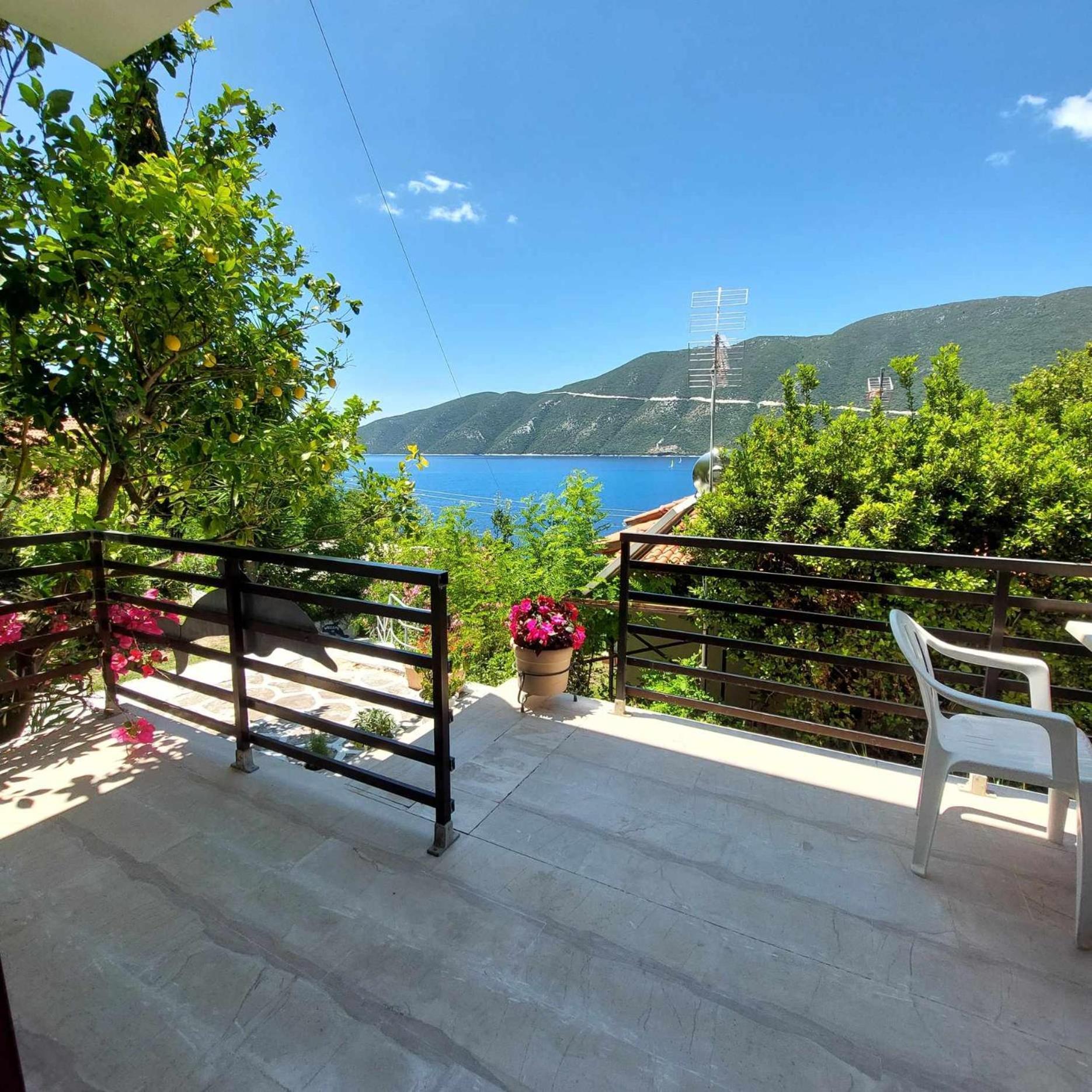 Villa Delfini Vassiliki Esterno foto